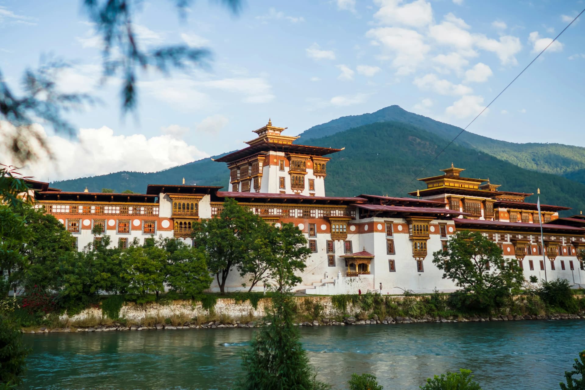 Thimphu to Punakha – Mountain Pass & Rural Village